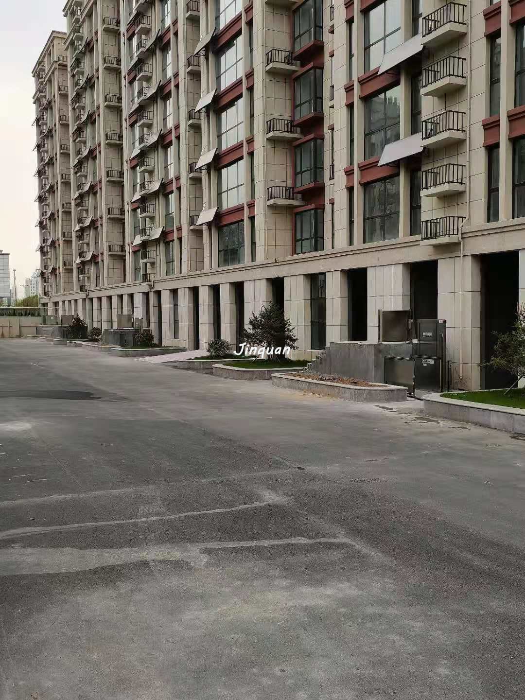 日照小區(qū)8臺(tái)無障礙升降機(jī)